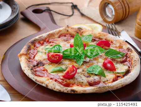 ピザ マルゲリータ ブォーノ イタリア語で『美味しい』を意味するBouno(ブォーノ)pizza ピザ マルゲリータ ブォーノ イタリア語で『美味しい』を意味するBouno(ブォーノ)pizza 115425491