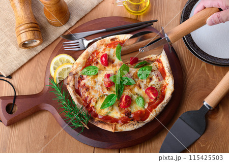 ピザ マルゲリータ ブォーノ イタリア語で『美味しい』を意味するBouno（ブォーノ）pizza 115425503