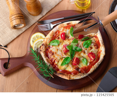 ピザ マルゲリータ ブォーノ イタリア語で『美味しい』を意味するBouno（ブォーノ）pizza 115425505