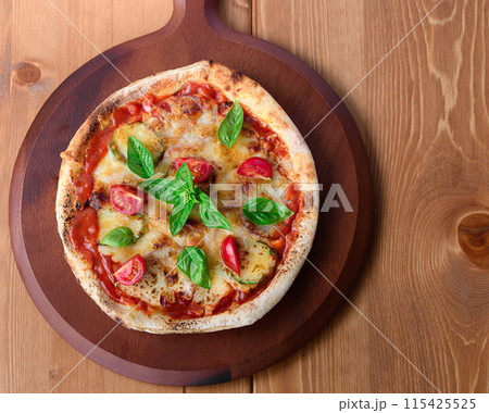 ピザ マルゲリータ ブォーノ イタリア語で『美味しい』を意味するBouno（ブォーノ）pizza 115425525