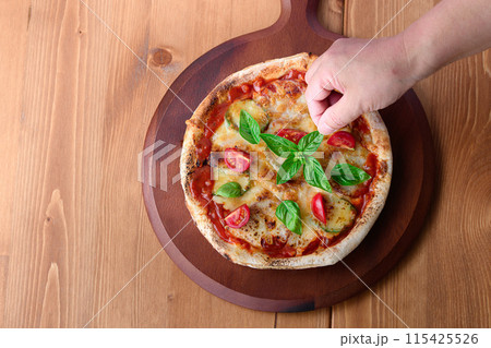 ピザ マルゲリータ ブォーノ イタリア語で『美味しい』を意味するBouno（ブォーノ）pizza 115425526
