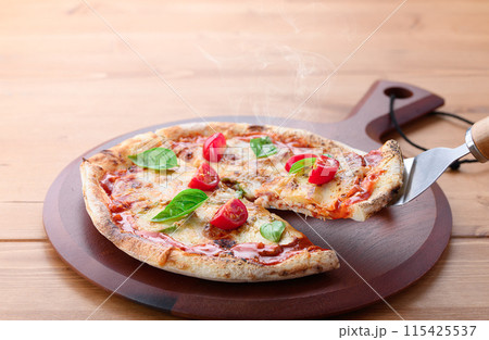 ピザ マルゲリータ ブォーノ イタリア語で『美味しい』を意味するBouno(ブォーノ)pizza ピザ マルゲリータ ブォーノ イタリア語で『美味しい』を意味するBouno(ブォーノ)pizza 115425537