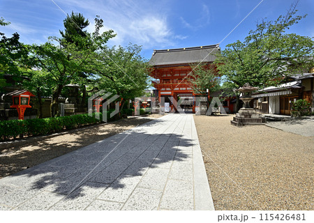 八坂神社　南楼門（正門） 115426481
