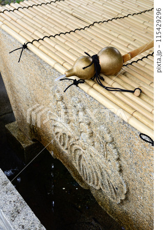 豊国神社　手水舎（手水鉢） 115429296