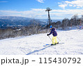 スキーを楽しむ女子学生　　 115430792