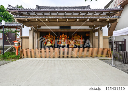 八坂神社　祇園祭　3基の神輿 115431310