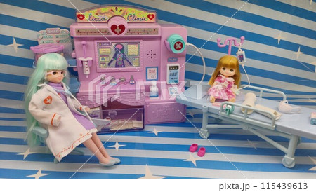 人形遊び　Play doll 115439613