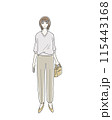 鞄を持つおしゃれな女性 115443168