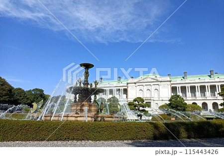 迎賓館赤坂離宮と噴水 115443426