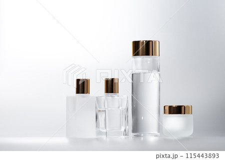 ガラス製のコスメ容器4種 115443893