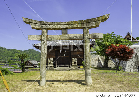 生口島 穀神社 鳥居と社殿 広島県尾道市 生口島 穀神社 鳥居と社殿 広島県尾道市 115444077