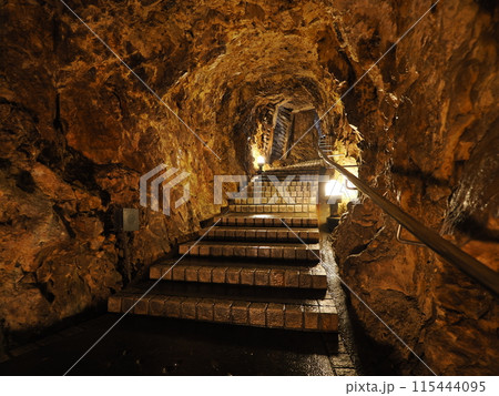 佐渡金山　宗太夫坑（江戸金山絵巻コース）坑道 115444095