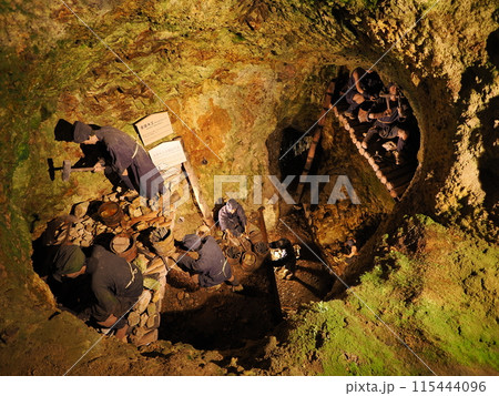 佐渡金山　宗太夫坑（江戸金山絵巻コース） 金穿大工 115444096