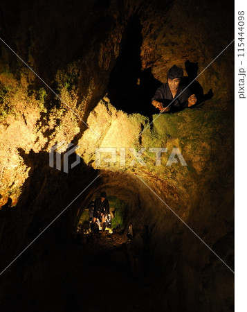 佐渡金山　宗太夫坑（江戸金山絵巻コース）狸穴の金穿大工 115444098