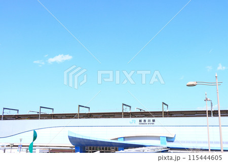 兵庫県加古川市、JR加古川駅の風景 115444605