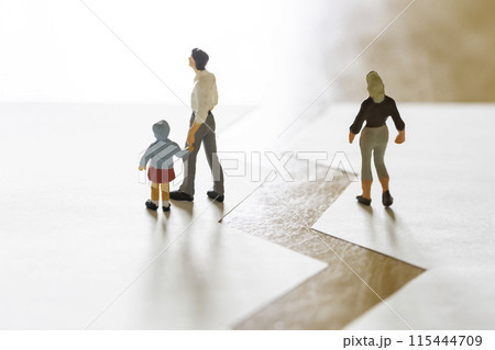 離婚と子どもの親権 イメージ 115444709