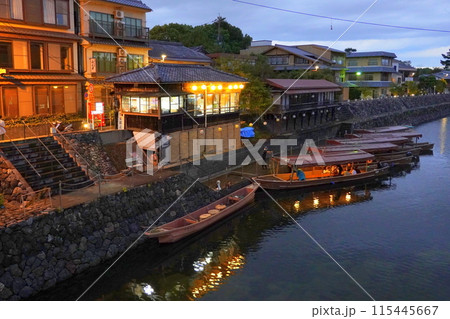 京都宇治川　夕景 115445667