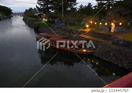 京都宇治川　夜景 115445707