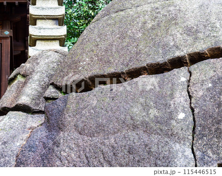 岡山城の力強い石垣の景色 石割跡 岡山城の力強い石垣の景色 石割跡 115446515