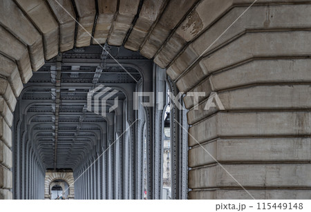 Horizontal perspective view of the famous Pont de Bir Hakeim bridge in Paris. Horizontal perspective view of the famous Pont de Bir Hakeim bridge in Paris. 115449148