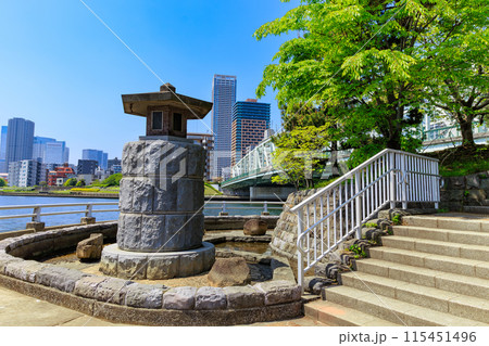 東京　江東区　晴海運河に浮かぶ 中の島公園 115451496