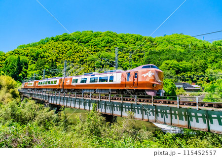 伯備線 特急やくも 新緑の鉄橋を渡る273系(根雨-黒坂) 伯備線 特急やくも 新緑の鉄橋を渡る273系(根雨-黒坂) 115452557