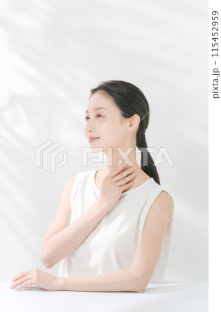 若い女性のビューティーイメージ 115452959