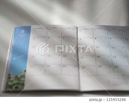 8月のページを開いた手帳(2024年) 8月のページを開いた手帳(2024年) 115453298