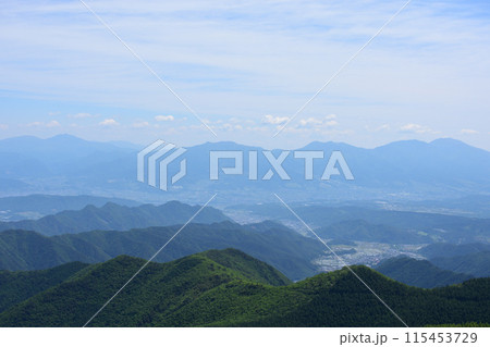 夏の長野県 雄大な山々と雲 夏の長野県 雄大な山々と雲 115453729