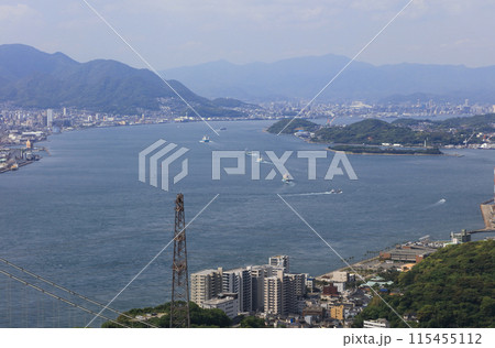 火の山公園から見る関門海峡をゆく船舶の列 火の山公園から見る関門海峡をゆく船舶の列 115455112