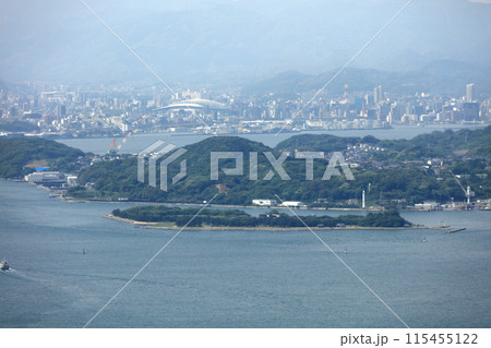 火の山公園から見る関門海峡の船島(巌流島)、彦島、北九州市小倉付近 火の山公園から見る関門海峡の船島(巌流島)、彦島、北九州市小倉付近 115455122