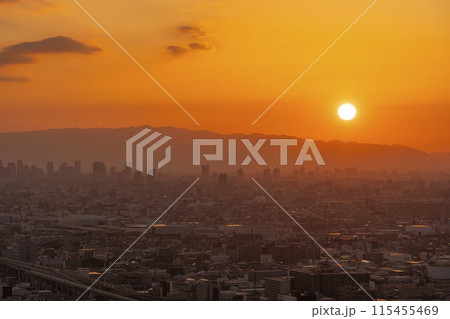 大阪　枚岡公園から望む大阪平野　夕景 115455469