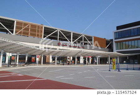 箕面萱野駅・バスターミナル／大阪府箕面市西宿 115457524