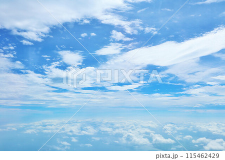 夏の青空と雲(空撮) 夏の青空と雲(空撮) 115462429