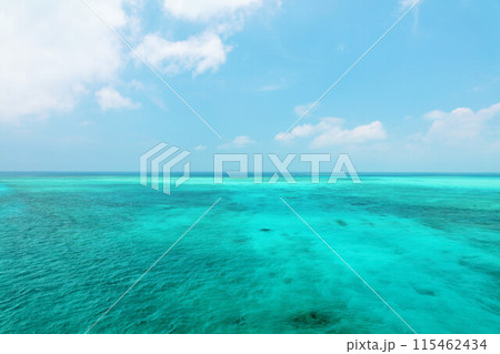 沖縄 宮古島 夏の青空と海 沖縄 宮古島 夏の青空と海 115462434