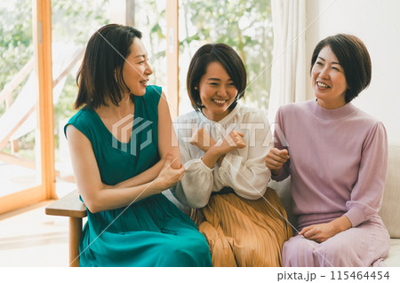 a forty-something woman 115464454