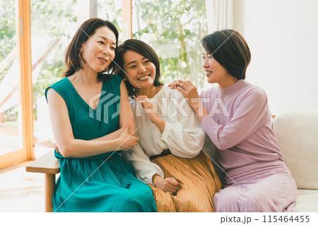 a forty-something woman 115464455