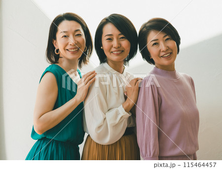 a forty-something woman 115464457