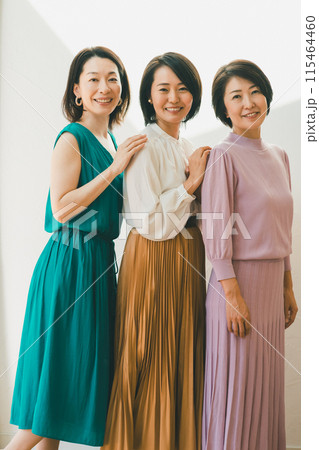 a forty-something woman 115464460