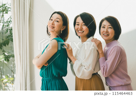 a forty-something woman 115464463