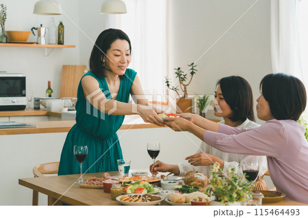 a forty-something woman 115464493