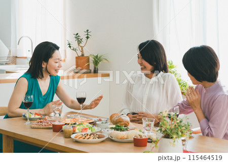 a forty-something woman 115464519