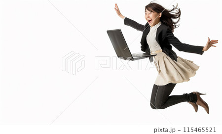 ジャンプする女性 ジャンプする女性 115465521