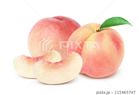 桃 イラスト リアル 白バック 115465747