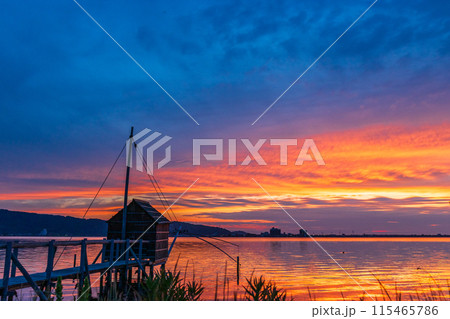 夕暮れの東郷湖 夕暮れの東郷湖 115465786