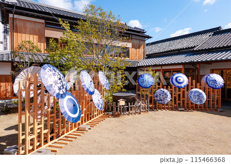 春のイベント倉敷春宵あかり デニムカラーの和傘（岡山県倉敷市） 115466368