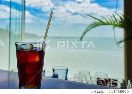 アイスコーヒーと青空 115466960
