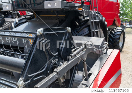 Combine harvester for harvesting wheat. Combine harvester for harvesting wheat. 115467106