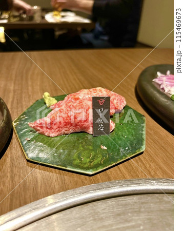 和牛のにぎり寿司 115469673