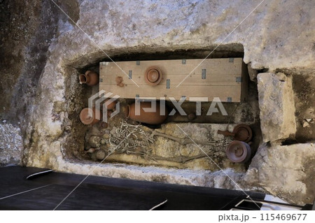 マルタ島ラバト、聖パウロ地下墓地の石棺 115469677